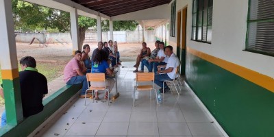 REUNIÃO EM CASTANHEIRAS
